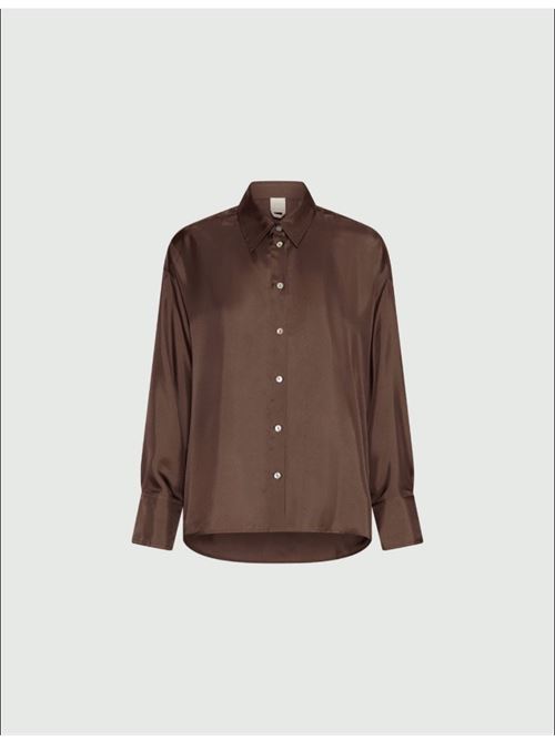 An up-to-date take on the elegant silk shirt. The clean-cut model boasts a straight bodice and dropped shoulders for a fully modular styling that can either be worn loose or tucked into skirts and trousers. MARELLA MONOCHROME | 26131110352000001